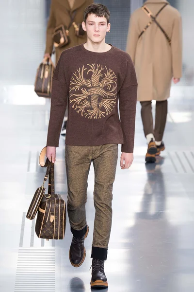 Look 9
